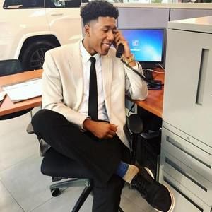 Meet your Posher, Devin